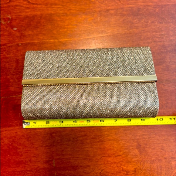 Bare Minerals gold lamé clutch purse w magnet close - Picture 7 of 7